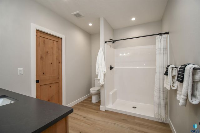 8421 E Roughlock St Street, Sioux Falls, SD 57110