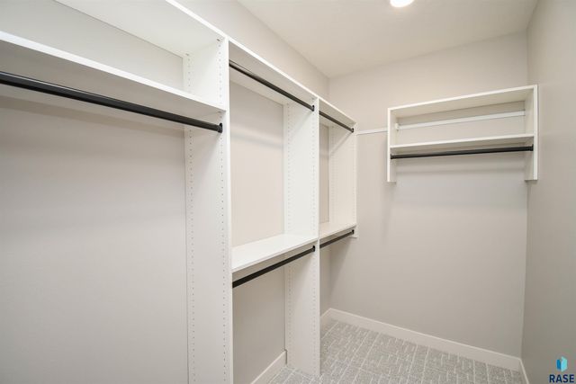 8421 E Roughlock St Street, Sioux Falls, SD 57110