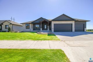 8421 E Roughlock St Street, Sioux Falls, SD 57110