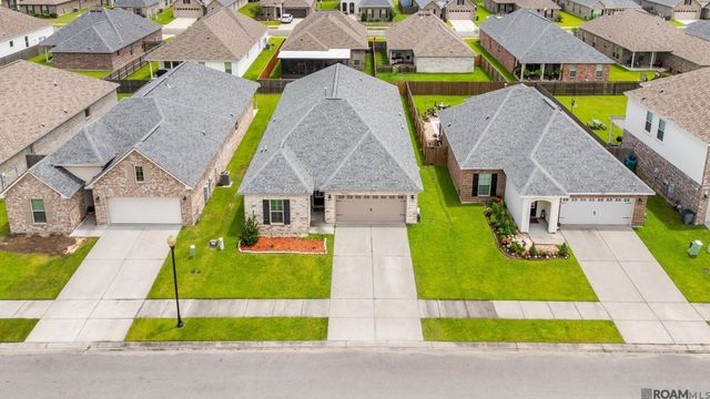 1074 Elliston Dr, Gonzales, LA 70737