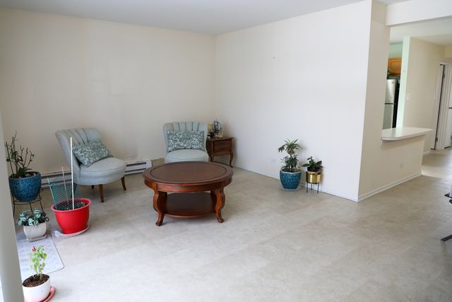 1130 Evergreen Avenue 1A, Glendale Heights, IL 60139