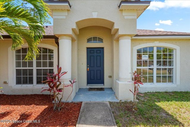 781 Dinner Street NE, Palm Bay, FL 32907