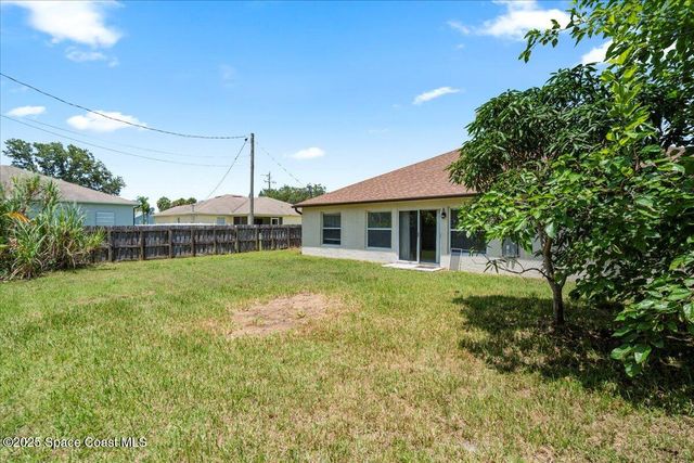 781 Dinner Street NE, Palm Bay, FL 32907