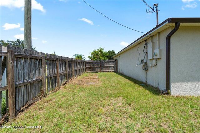 781 Dinner Street NE, Palm Bay, FL 32907