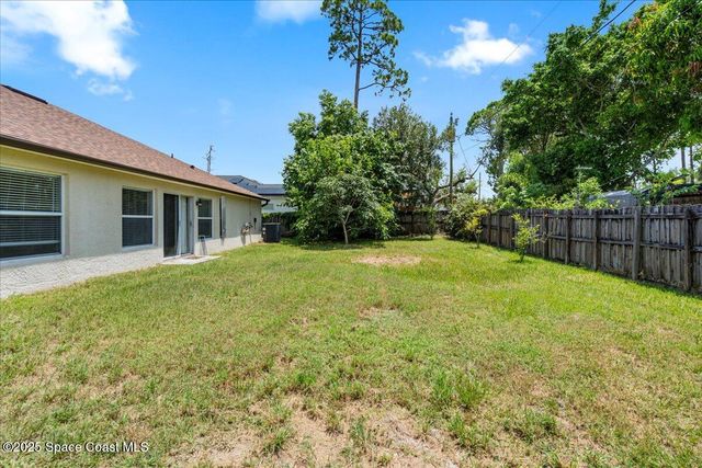 781 Dinner Street NE, Palm Bay, FL 32907