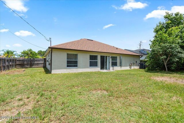 781 Dinner Street NE, Palm Bay, FL 32907