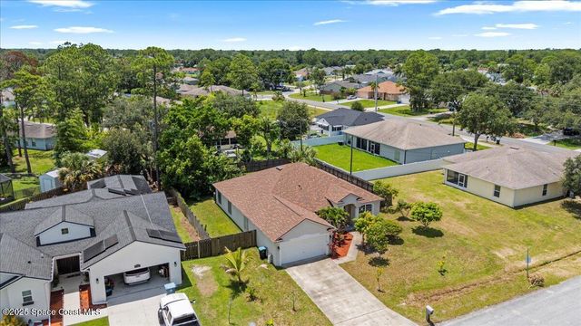 781 Dinner Street NE, Palm Bay, FL 32907