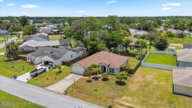 781 Dinner Street NE, Palm Bay, FL 32907