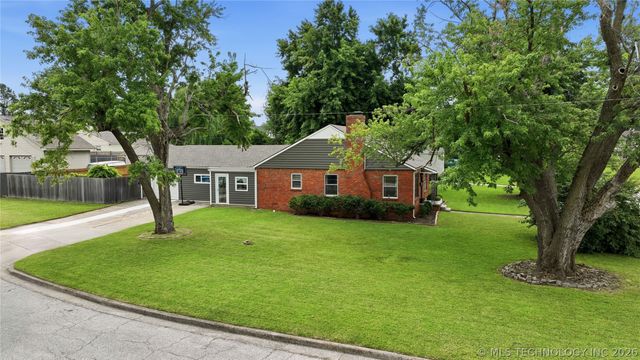 2303 S Delaware Court, Tulsa, OK 74114