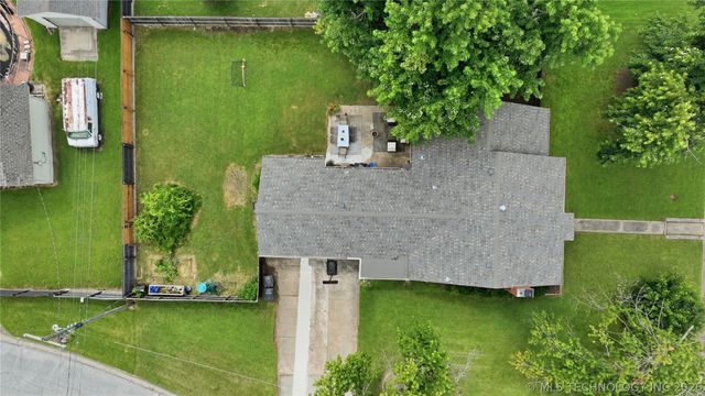 2303 S Delaware Court, Tulsa, OK 74114
