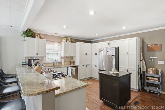 2303 S Delaware Court, Tulsa, OK 74114