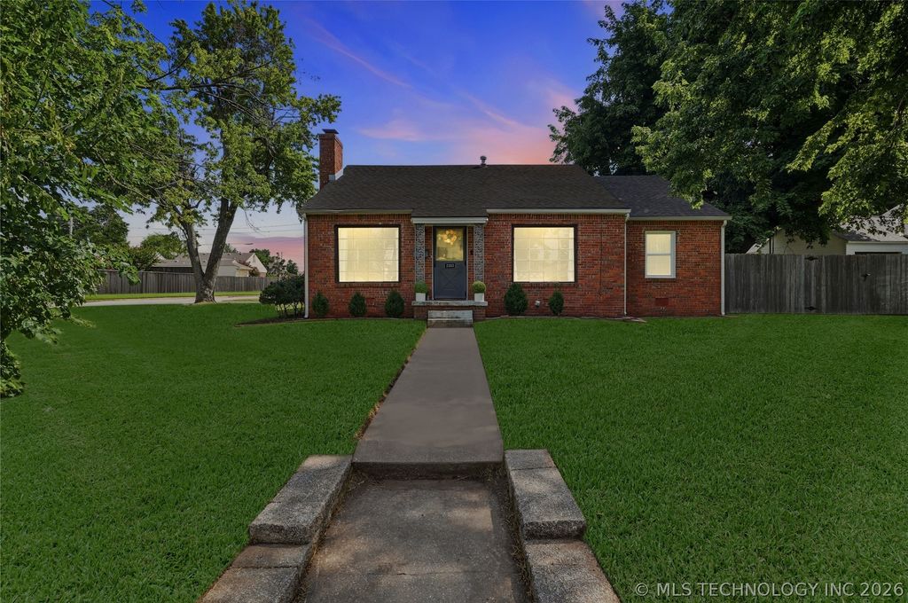 2303 S Delaware Court, Tulsa, OK 74114