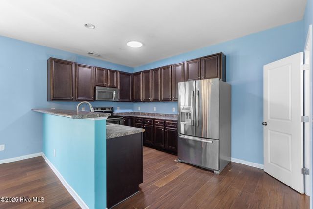 166 Backfield Place, Jacksonville, NC 28540