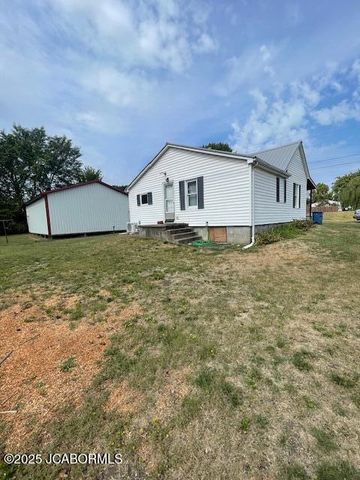 106 W BYRD STREET, Tipton, MO 65081