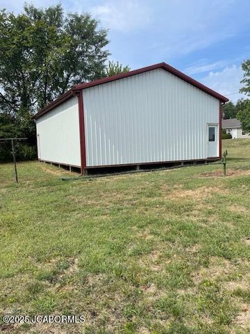 106 W BYRD STREET, Tipton, MO 65081