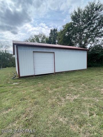 106 W BYRD STREET, Tipton, MO 65081