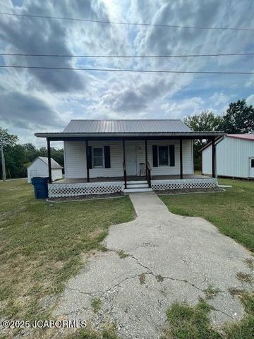 106 W BYRD STREET, Tipton, MO 65081