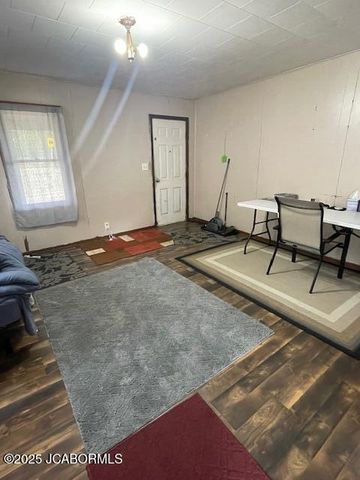 106 W BYRD STREET, Tipton, MO 65081