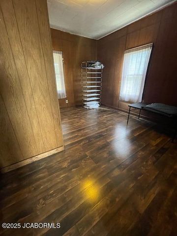 106 W BYRD STREET, Tipton, MO 65081