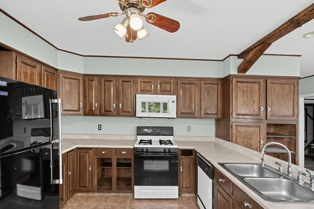 47 Fremont St, Taunton, MA 02780
