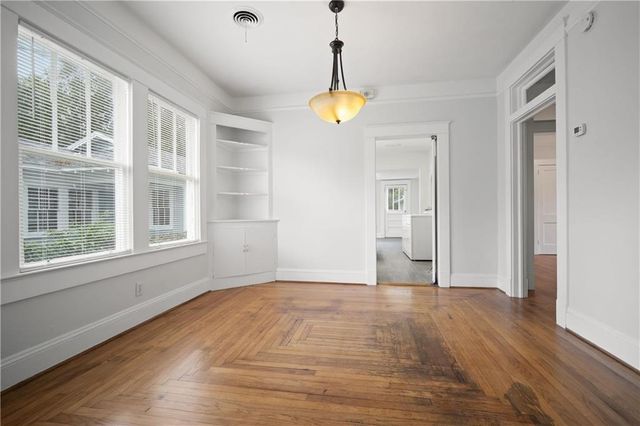 2155 Old Government Street, Mobile, AL 36606