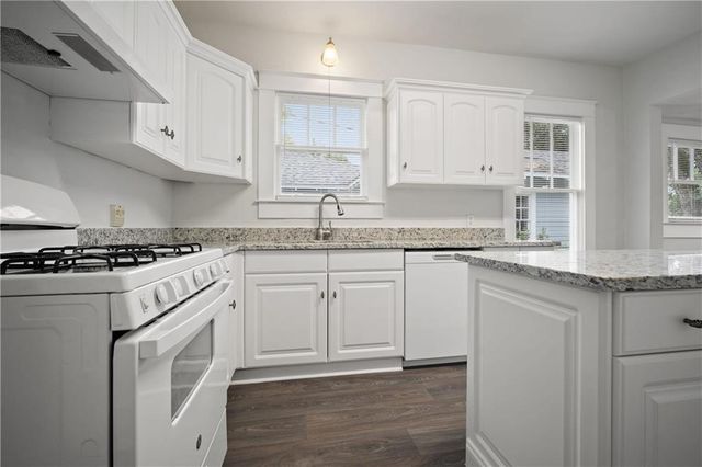 2155 Old Government Street, Mobile, AL 36606