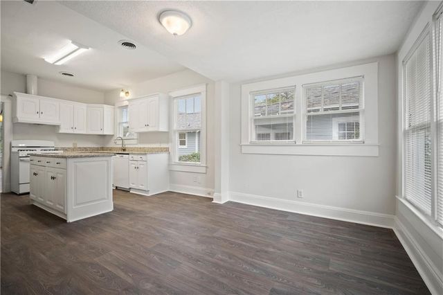 2155 Old Government Street, Mobile, AL 36606