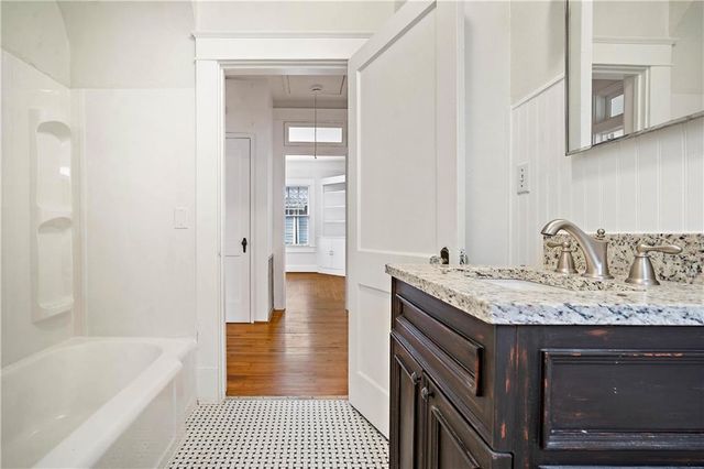 2155 Old Government Street, Mobile, AL 36606