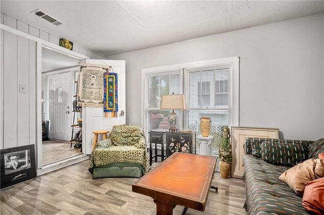 2155 Old Government Street, Mobile, AL 36606