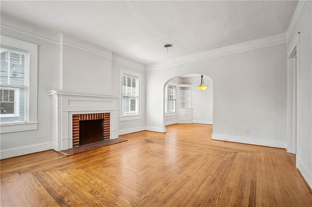 2155 Old Government Street, Mobile, AL 36606