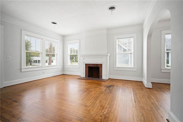 2155 Old Government Street, Mobile, AL 36606