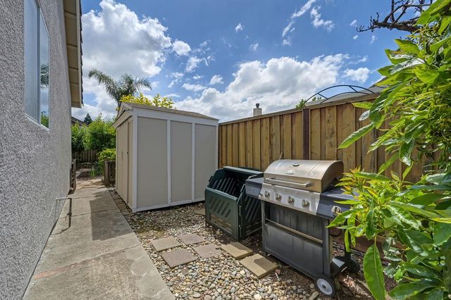 2159 3rd St, Lincoln, CA 95648