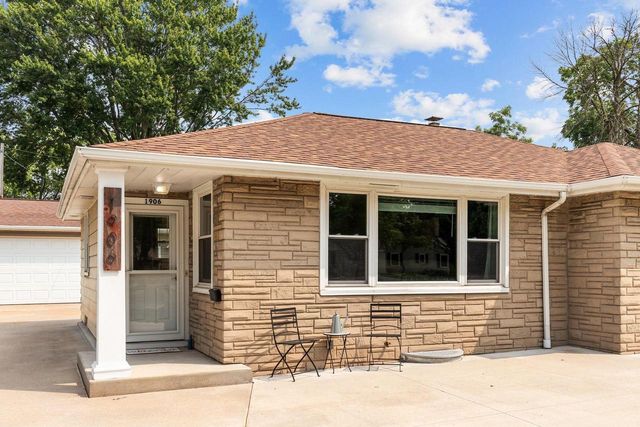 1906 S MEMORIAL DRIVE, Appleton, WI 54915