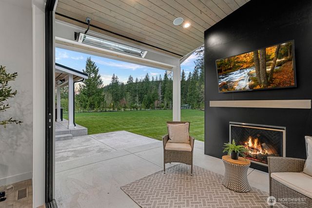 6993 N Fork Road SE, Snoqualmie, WA 98065