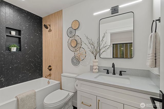 6993 N Fork Road SE, Snoqualmie, WA 98065