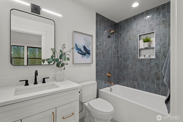 6993 N Fork Road SE, Snoqualmie, WA 98065