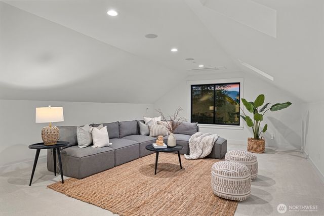 6993 N Fork Road SE, Snoqualmie, WA 98065