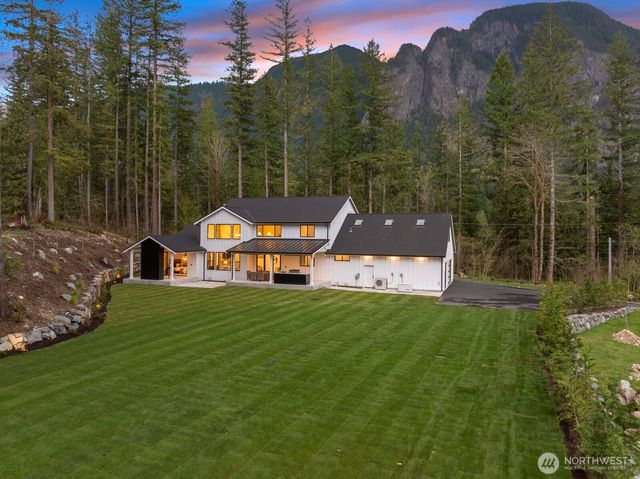 6993 N Fork Road SE, Snoqualmie, WA 98065
