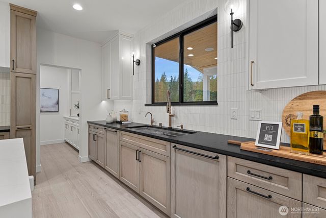 6993 N Fork Road SE, Snoqualmie, WA 98065