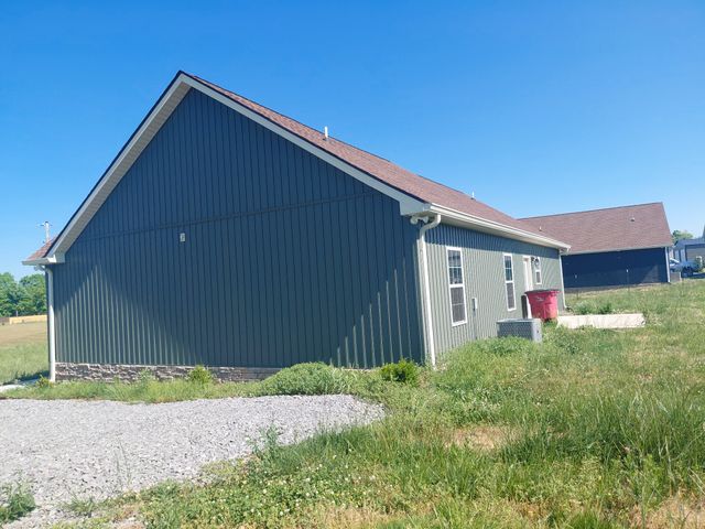 8061 Hoskins Hollow Rd, Westmoreland, TN 37186