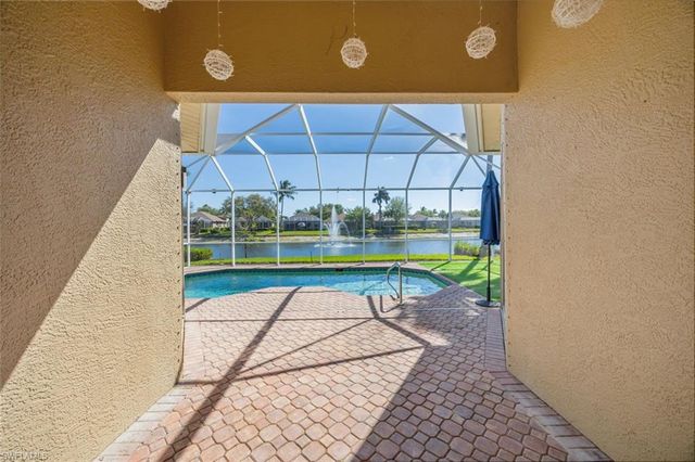 8700 Ibis Cove CIR, Naples, FL 34119