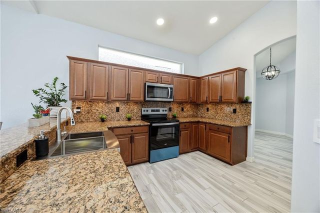 8700 Ibis Cove CIR, Naples, FL 34119