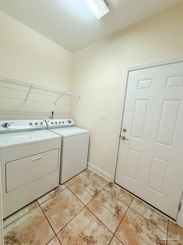 1718 Graduate Way, Pensacola, FL 32514