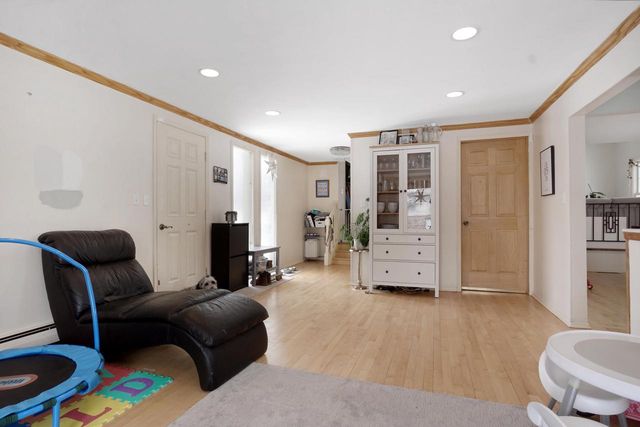 1523 W Liebau ROAD, Mequon, WI 53092