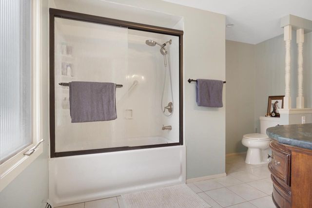 1523 W Liebau ROAD, Mequon, WI 53092