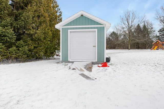 1523 W Liebau ROAD, Mequon, WI 53092