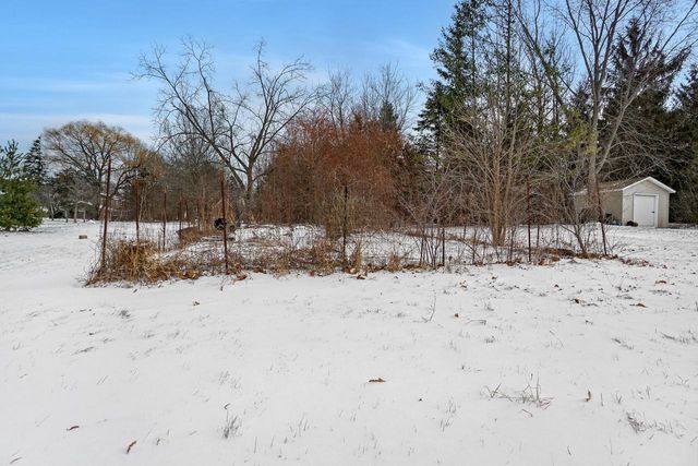 1523 W Liebau ROAD, Mequon, WI 53092