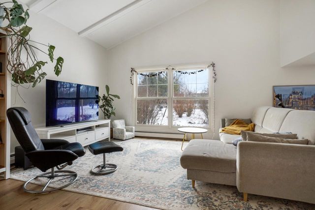 1523 W Liebau ROAD, Mequon, WI 53092