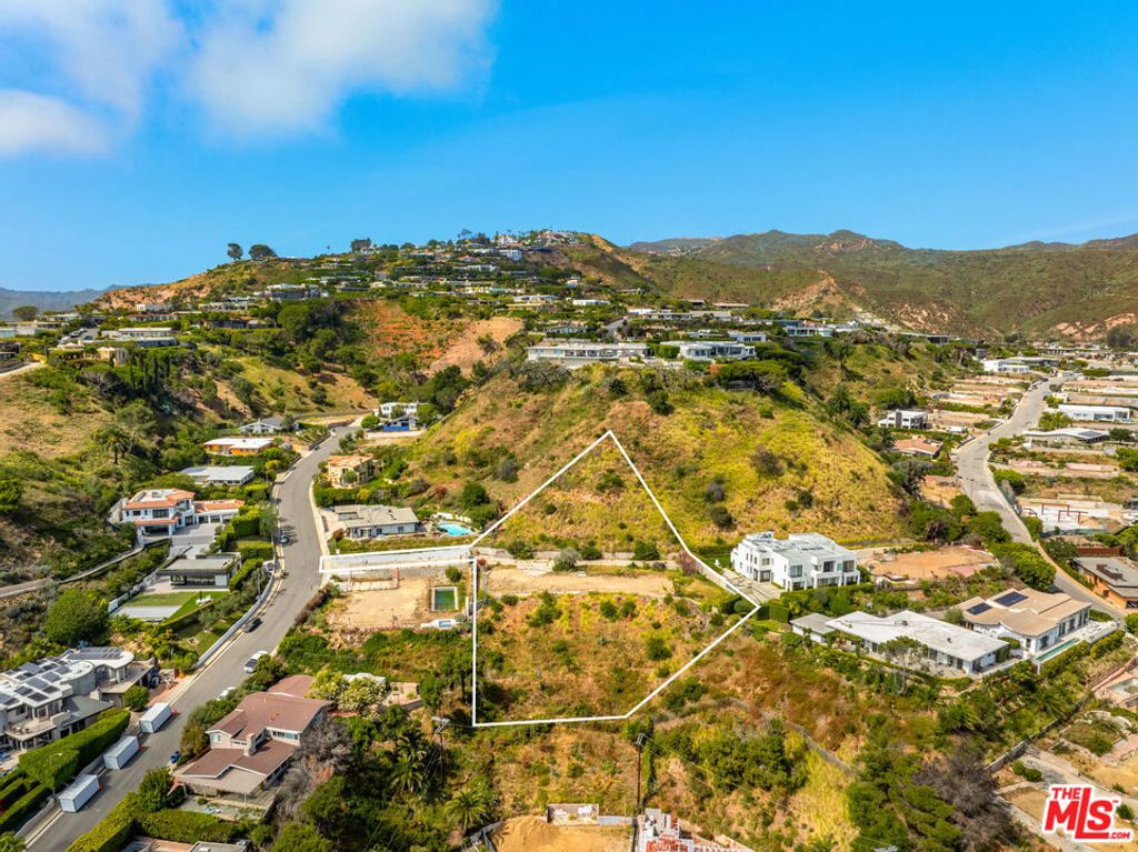 1026 Enchanted Way, Pacific Palisades, CA 90272 — photo 3