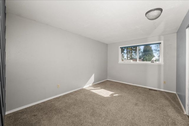 12107 S Player Dr, Spokane, WA 99223